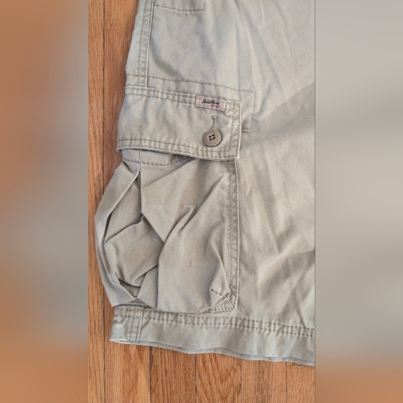 Levi's Light Tan Cargo Shorts for Men - Picture 2 of 5